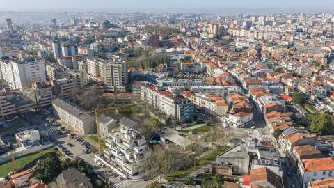 T3 de Excelência | Praça Velasquez e Av. dos Combatentes | Terraço 100 m²