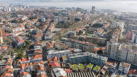 T3 de Excelência | Praça Velasquez e Av. dos Combatentes | Terraço 100 m²