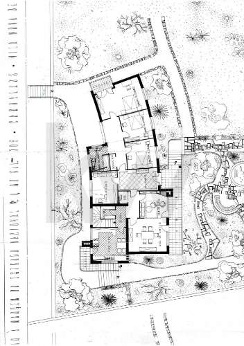 Moradia T(3 + 4) para renovar com terreno de 1959 m2 em Pedroso/Carvalhos, Gaia
