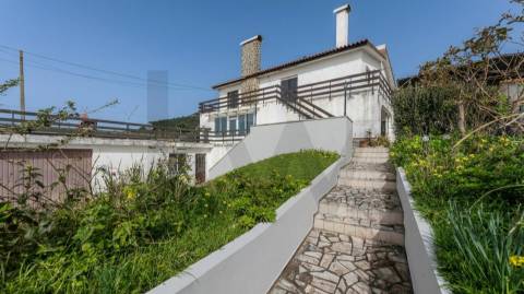 Moradia T6 com varanda e terraço, vista mar em Vila Praia de Âncora