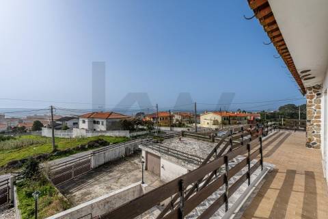 Moradia T6 com varanda e terraço, vista mar em Vila Praia de Âncora