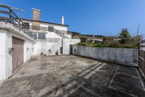 Moradia T6 com varanda e terraço, vista mar em Vila Praia de Âncora