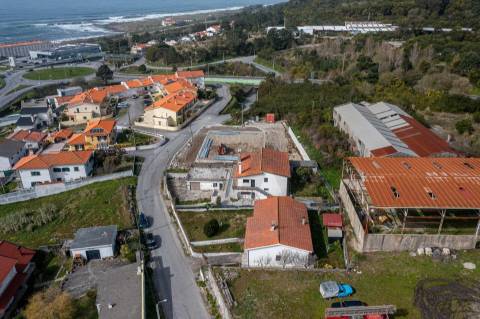 Moradia T6 com varanda e terraço, vista mar em Vila Praia de Âncora