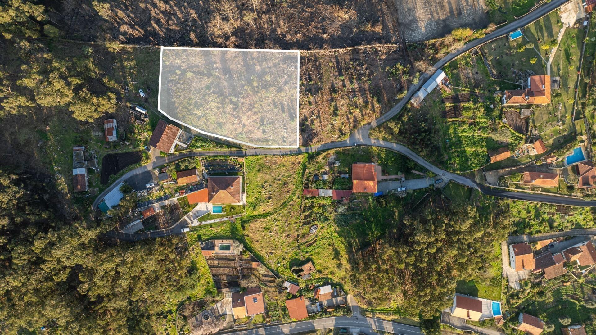 Terreno com 2.815 m² e PIP aprovado para construção de moradia na Facha, Ponte de Lima