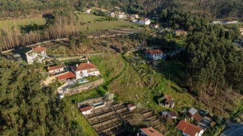 Terreno com 2.815 m² e PIP aprovado para construção de moradia na Facha, Ponte de Lima