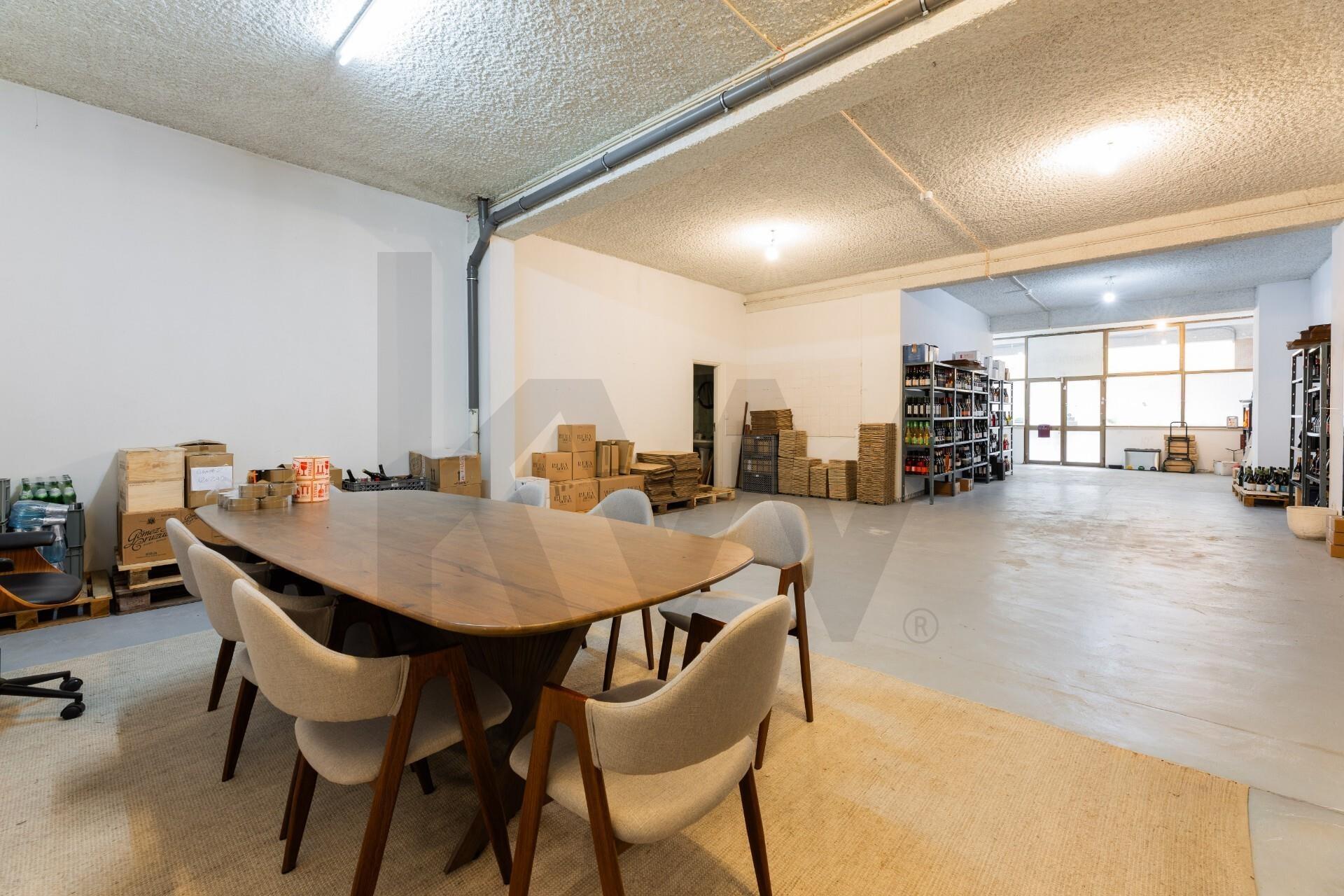 Loja para Venda em Braga - Maximinos com parqueamento e arrecadação