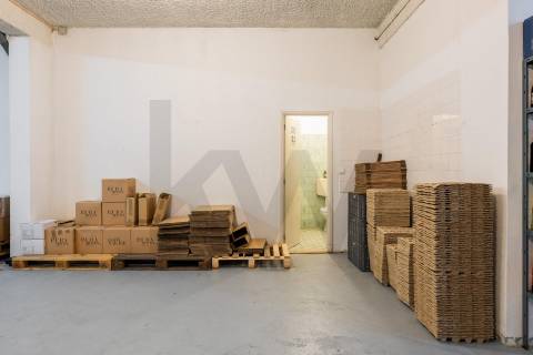 Loja para Venda em Braga - Maximinos com parqueamento e arrecadação