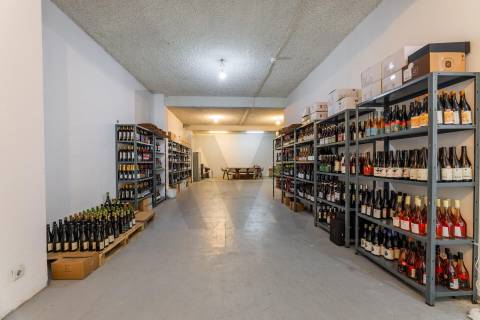 Loja para Venda em Braga - Maximinos com parqueamento e arrecadação