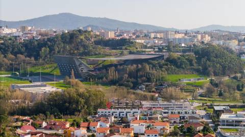 Moradia de luxo em Braga T3 com 3 suítes