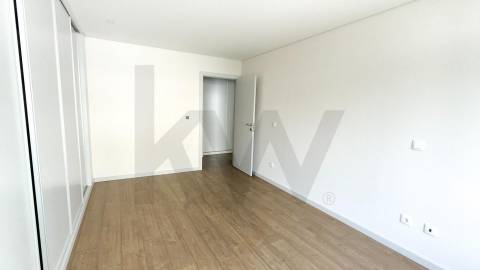 Apartamentos novos T3 e T4 na Avenida da Boavista, com Garagem e Varanda