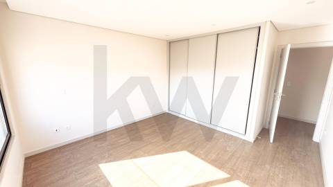 Apartamentos novos T3 e T4 na Avenida da Boavista, com Garagem e Varanda