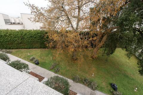 Moradia T4 Luxo, 2 suites, varandas, jardim, 3 lug.  garagem, Zona da Vilarinha (Porto)