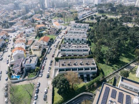 Moradia T4 Luxo, 2 suites, varandas, jardim, 3 lug.  garagem, Zona da Vilarinha (Porto)