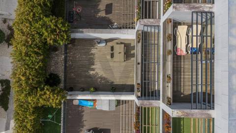 Moradia T4 Luxo, 2 suites, varandas, jardim, 3 lug. garagem, Zona da Vilarinha (Porto)