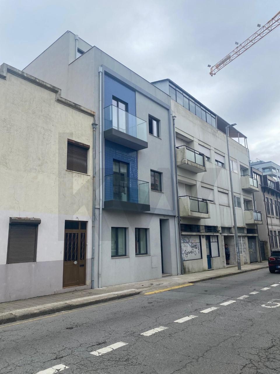 Apartamento T1 para arrendamento na Rua Egas Moniz, Porto