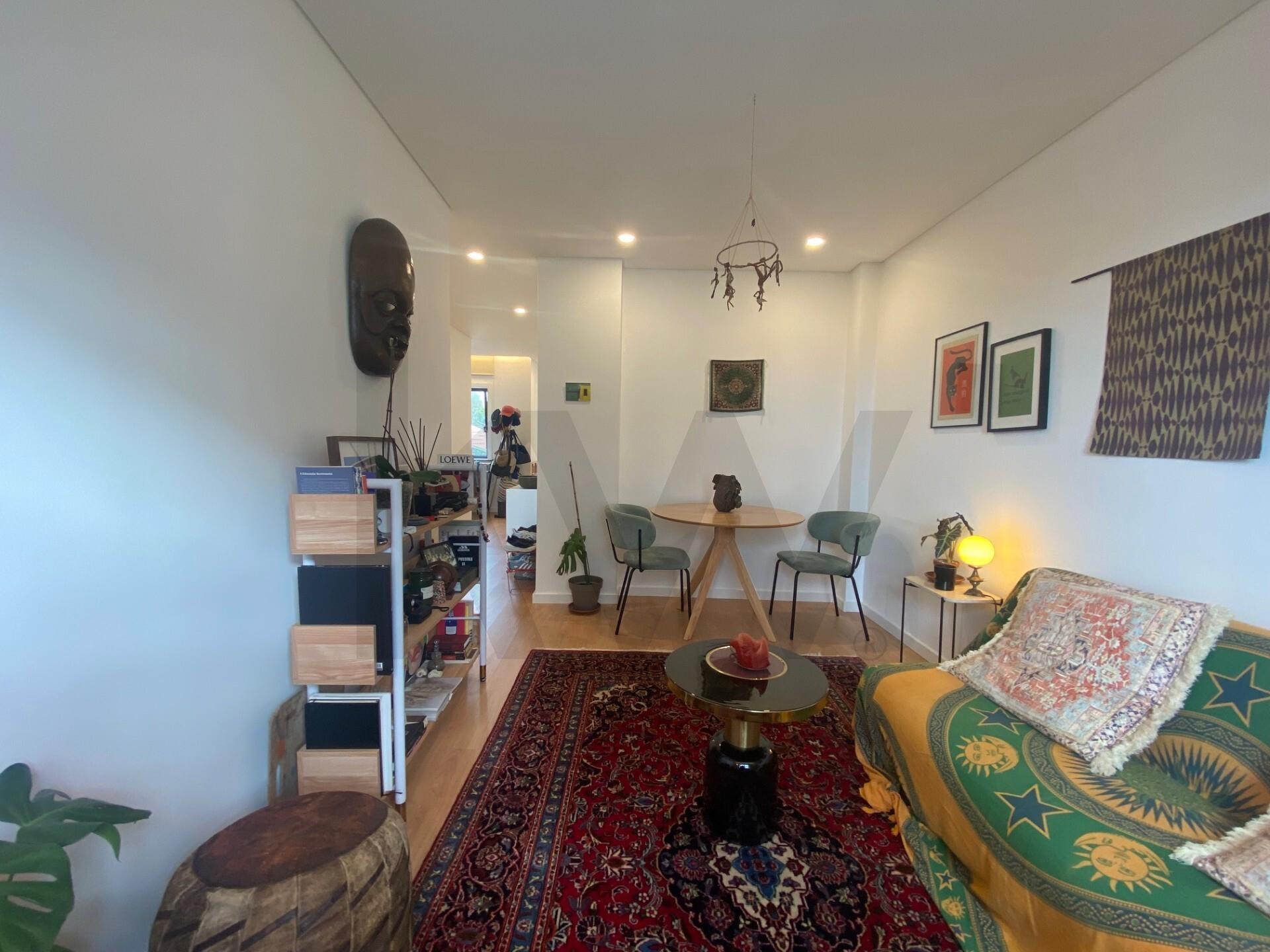 Apartamento T1 para arrendamento na Rua Egas Moniz, Porto