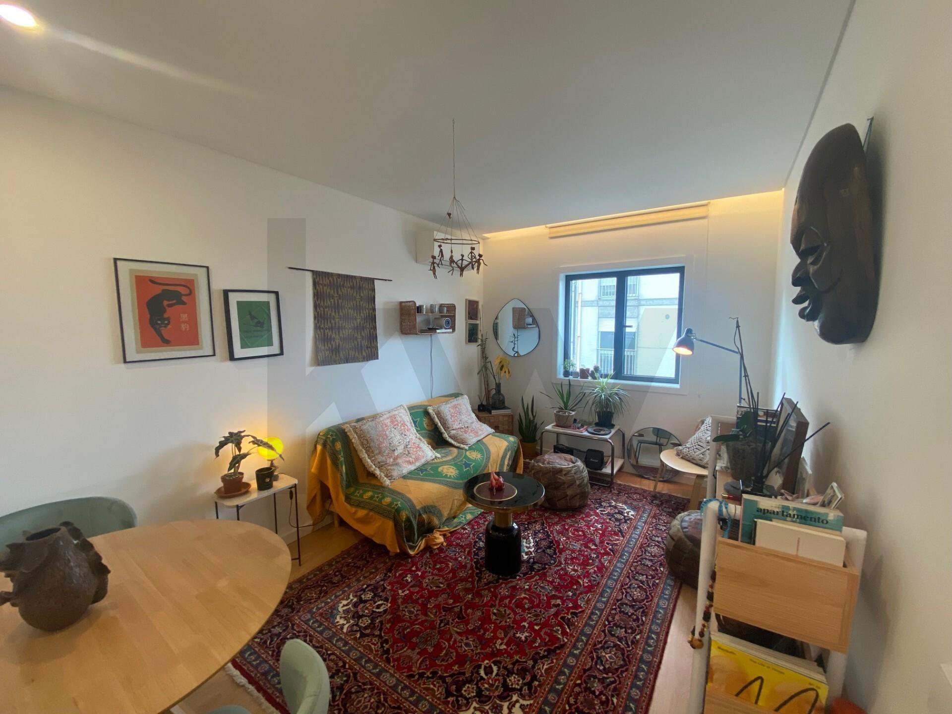 Apartamento T1 para arrendamento na Rua Egas Moniz, Porto