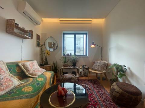 Apartamento T1 para arrendamento na Rua Egas Moniz, Porto