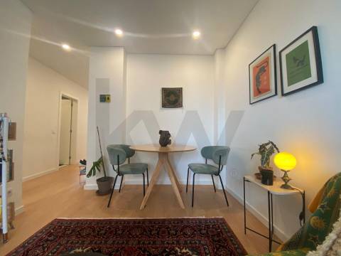 Apartamento T1 para arrendamento na Rua Egas Moniz, Porto