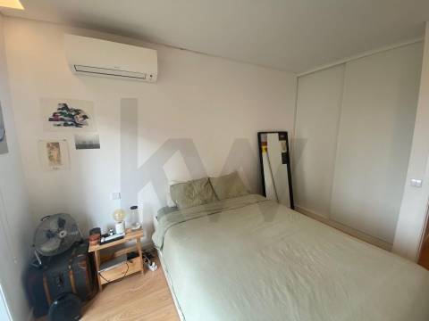 Apartamento T1 para arrendamento na Rua Egas Moniz, Porto