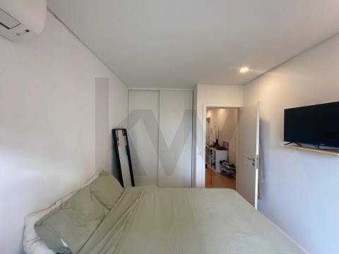 Apartamento T1 para arrendamento na Rua Egas Moniz, Porto