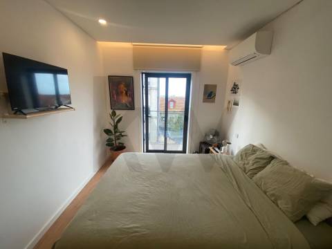 Apartamento T1 para arrendamento na Rua Egas Moniz, Porto