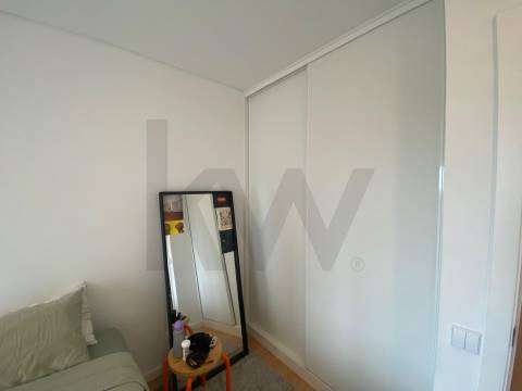 Apartamento T1 para arrendamento na Rua Egas Moniz, Porto