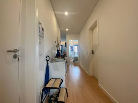 Apartamento T1 para arrendamento na Rua Egas Moniz, Porto