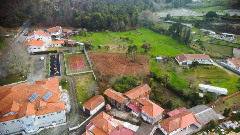 Terreno com  ruina  1.955 m² | Remolha – Santa Maria da Feira