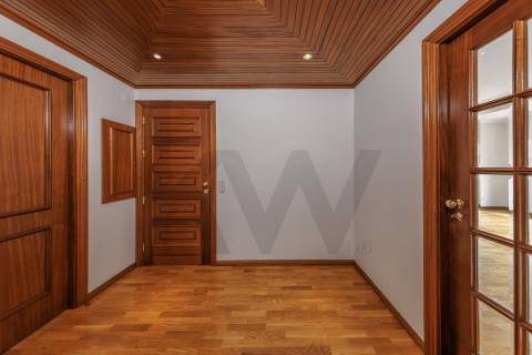 APARTAMENTO T3 PARA ARRENDAMENTO - À CIRCUNVALAÇÃO