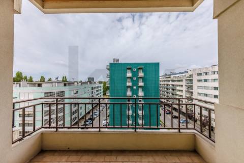 APARTAMENTO T3 PARA ARRENDAMENTO - À CIRCUNVALAÇÃO