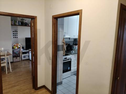 Apartamento T1 - 8º Andar - 1000€