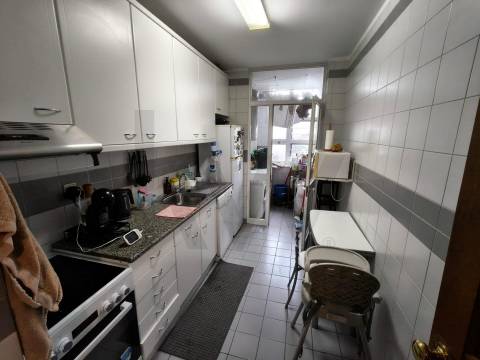 Apartamento T1 - 8º Andar - 1000€