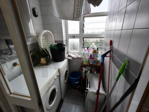 Apartamento T1 - 8º Andar - 1000€