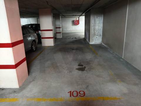 Apartamento T1 - 8º Andar - 1000€