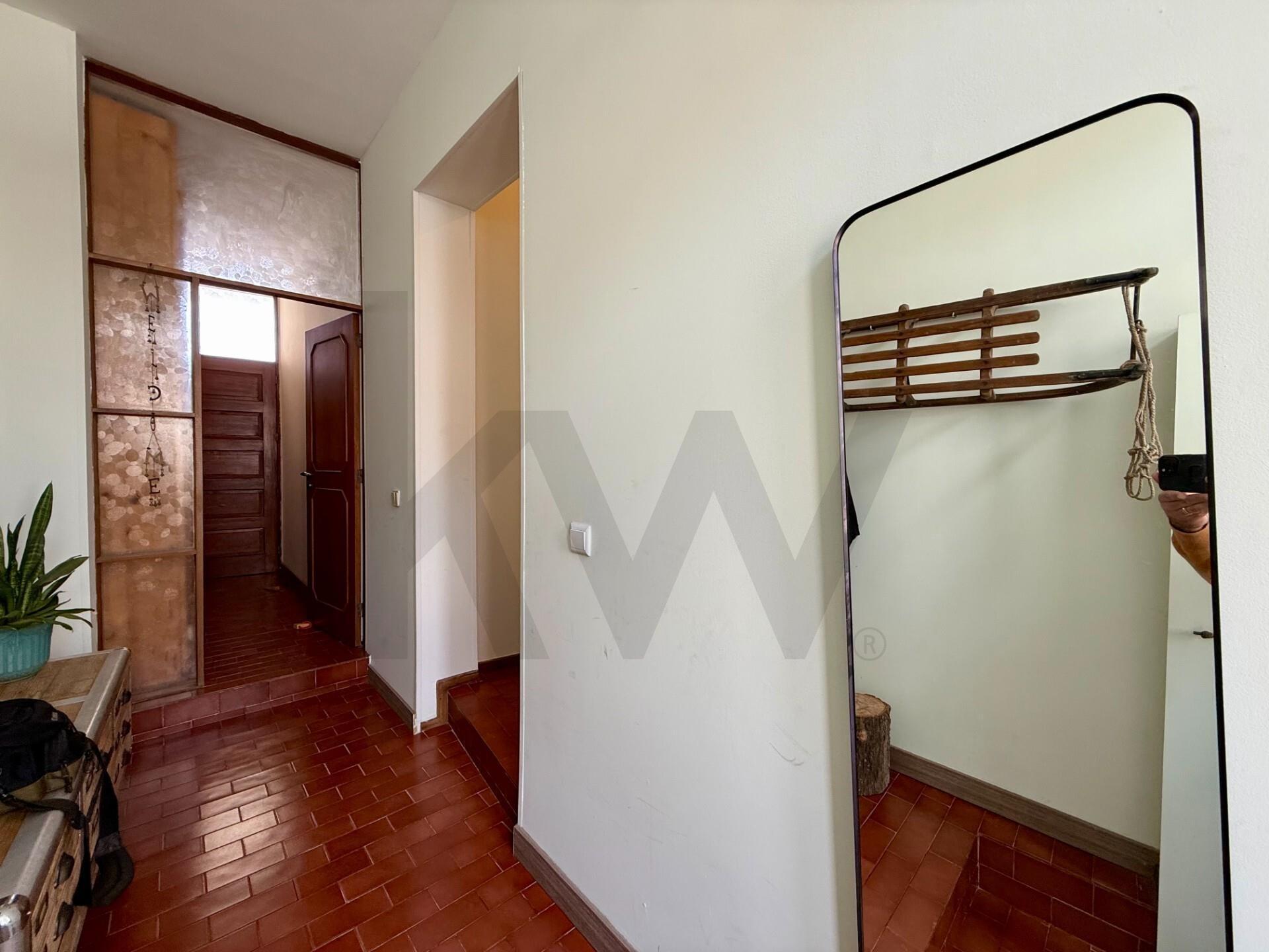 Oportunidade Única no Bonfim: Moradia com Duas Frações e Logradouro