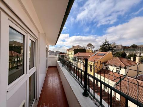 Oportunidade Única no Bonfim: Moradia com Duas Frações e Logradouro