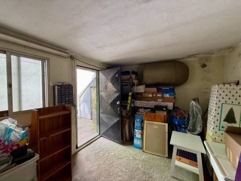 Oportunidade Única no Bonfim: Moradia com Duas Frações e Logradouro