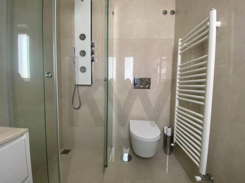 Apartamento T2 para arrendamento na Rua de Pereiró, Porto