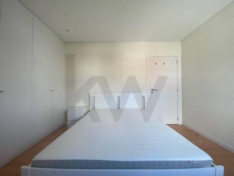 Apartamento T2 para arrendamento na Rua de Pereiró, Porto