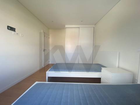 Apartamento T2 para arrendamento na Rua de Pereiró, Porto