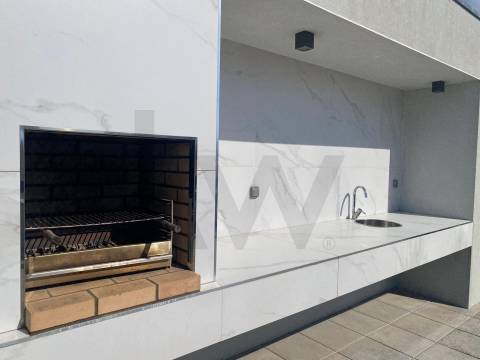 Apartamento T2 para arrendamento na Rua de Pereiró, Porto