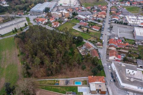 Terreno com PIP Aprovado para 8 Moradias na Maia – Oportunidade de Investimento