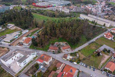 Terreno com PIP Aprovado para 8 Moradias na Maia – Oportunidade de Investimento