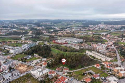 Terreno com PIP Aprovado para 8 Moradias na Maia – Oportunidade de Investimento