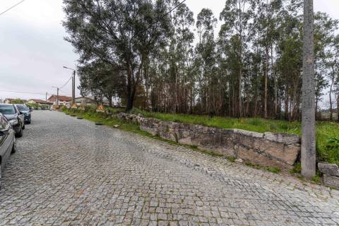 Terreno com PIP Aprovado para 8 Moradias na Maia – Oportunidade de Investimento