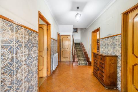 OPORTUNIDADE - PREÇO REVISTO | Moradia T4 de 3 Frentes em Oliveira do Douro