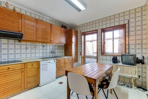Apartamento T3 à venda em Oliveira do Douro – Excelente oportunidade!