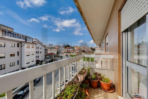 Apartamento T3 à venda em Oliveira do Douro – Excelente oportunidade!