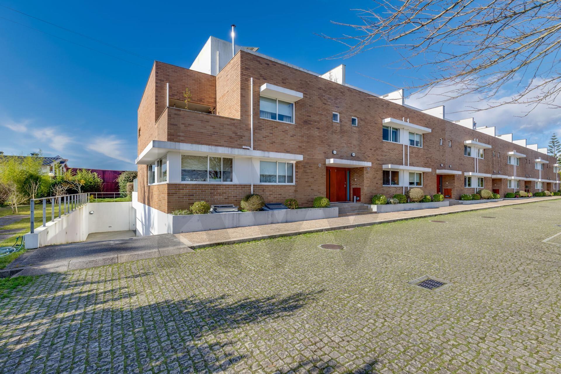 Exclusiva Moradia T5 em Castêlo da Maia – Condomínio Privado